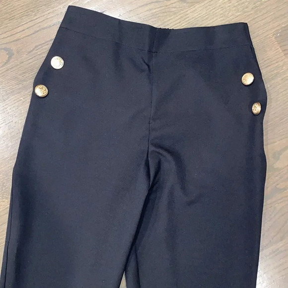 Sailor style pants with golden buttons, side pockets and elastic band - Picture 2 of 3